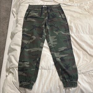 Aritzia TNA Green Camouflage Joggers